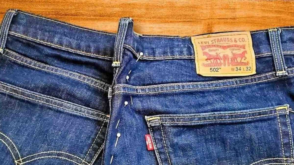 Comment rétrécir un jean trop grand ? 