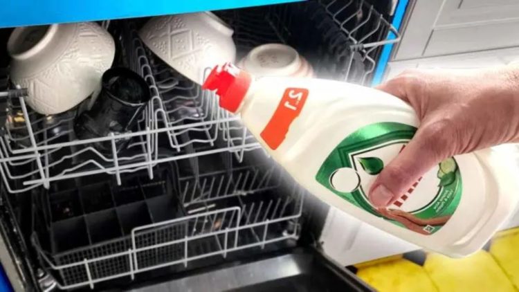 Pourquoi est-il important mettre du liquide vaisselle dans le lave-vaisselle  ?
